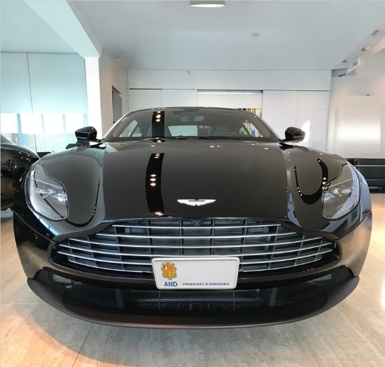 Aston Martin DB11 (2017-2023)